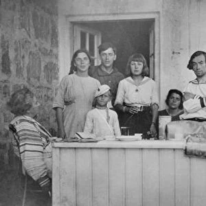 Elena Voloshina, Vera Efron, Marina Tsvetaeva, Yelizaveta Efron, Vladimir Sokolov, Maria Kudasheva, Michail Feldstein, Leonid Fe, 1913