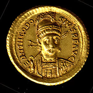 Gold Solidus of Theodosius II (408-50), Byzantine, 408-450. Creator: Unknown