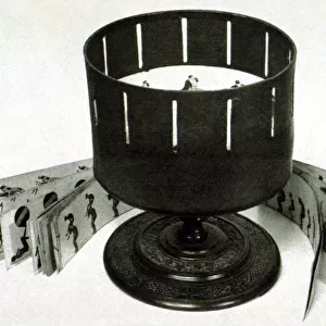 Horners Zoetrope, strobe machine created in 1834 by William George Horner