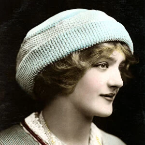 Lily Elsie (1886-1962), English actress, early 20th century. Artist: Rotary Photo