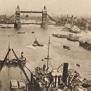 London - Tower Bridge and the Pool, c1910