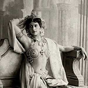 Mata Hari, 1906