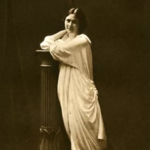 Miss Isadora Duncan, late 19th century. Artist: Dover Street Studios