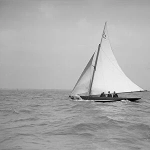 Outing on a 6 Metre sailing yacht (L22), 1912