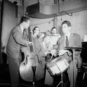 Portrait of Stan Kenton, Kai Winding, Eddie Safranski, Pete Rugolo, and Shelly Manne, N.Y.(?), 1947. Creator: William Paul Gottlieb Portrait of Stan Kenton, Kai Winding, Eddie Safranski, Pete Rugolo, and Shelly Manne, N.Y.(?), 1947. Creator: William Paul Gottlieb