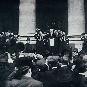 Reading the Proclamation of the War against Turkey from the Royal Exchange, London, 1914