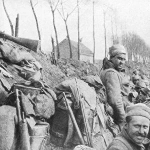 Soldiers of a French Zouave regiment between Lizarne and Boesinghe, Belgium, 24 April 1915