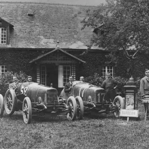 Sunbeam team for 1912 Grand Prix de L ACF, Louis Coatalen in centre. Creator: Unknown