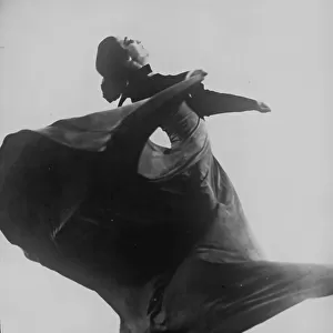 Unidentified woman dancing, between 1896 and 1942. Creator: Arnold Genthe