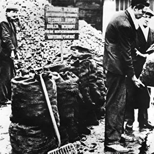 Winter relief, distribution of coal, France 1940-1944