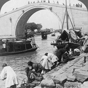 Woo Men Bridge and Grand Imperial Canal, Soo-chow (Suzhou), China, 1900. Artist: Underwood & Underwood