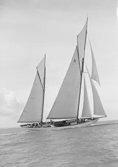 Gaff Rig Collection: The 147 ton ketch Thendara sailing upwind. 1939. Creator: Kirk & Sons of Cowes