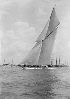 Yachting Collection: The 179 ton cutter White Heather sailing close-hauled, 1924. Creator: Kirk & Sons of Cowes