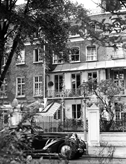 Rowhouse Prints: 18 Cheyne Walk, London, c1955. Creator: Arthur Charles Kirby Ware