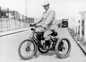 Motorcyclist Prints: An 1898 De Dion tricycle and rider, (c1898?)
