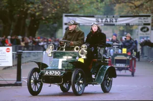 Beaulieu Prints: 1904 De Dion Bouton at 2000 London to Brighton run
