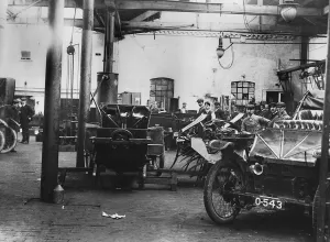 1905 Lanchester factory. Creator: Unknown