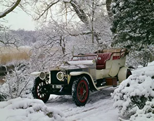 1909 Rolls - Royce Silver Ghost Roi Des Belges in snowy conditions at Beaulieu. Creator: Unknown
