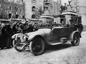 Crossley Prints: 1915 Crossley 25-30hp staff car. Creator: Unknown