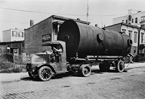 1917 Gallery: 1917 Mack Bulldog Model AC, in New York. Creator: Unknown