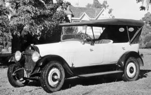 1920 Gallery: 1920 Studebaker Big Six. Creator: Unknown