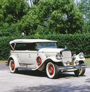 Phaeton Prints: 1932 Pierce Arrow S4. Creator: Unknown