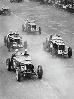 Tt Race Prints: 1933 Ulster TT, MG Magnette K3 Nuvolari, car number 17, trails Riley