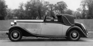 Chauffeur Prints: 1934 Isotta Fraschini 8b, Hooper body. Creator: Unknown