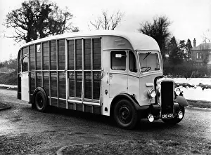 Commercial Vehicles Prints: 1947 Daimler horsebox by Vincent. Creator: Unknown