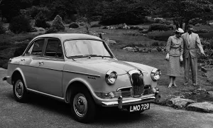 Saloon Prints: 1955 Riley 1. 5 saloon. Creator: Unknown