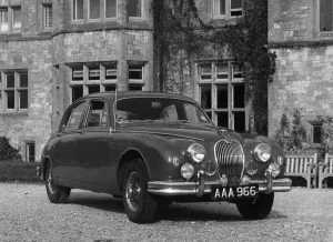 Hampshire Prints: 1958 Jaguar 3. 4 litre belonging to Lord Montagu of Beaulieu at Palace House