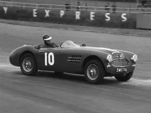 1961 Prints: 1961 Austin - Healey 3000 driven by John Gott at Silverstone. Creator: Unknown