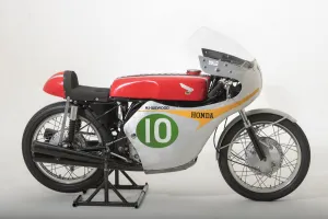 1961 Honda RC162, Mike Hailwood. Creator: Unknown