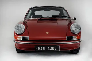 Maroon Prints: 1968 Porsche 912