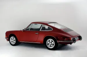 Maroon Prints: 1968 Porsche 912
