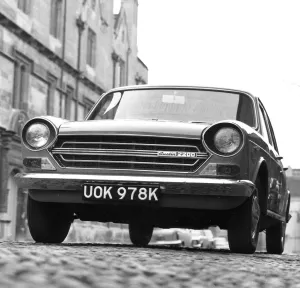 1972 Prints: 1972 Austin 2200 saloon. Creator: Unknown