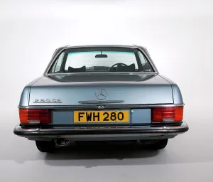 Benz Prints: 1975 Mercedes Benz 280CE
