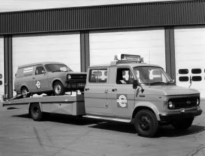 Ford Transit Gallery: 1981 Ford Transit A series cab and vehicle recovery body. Creator: Unknown