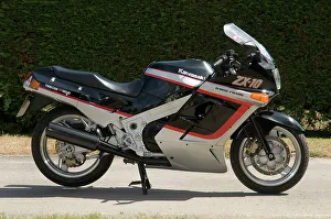 1989 Kawasaki ZX10E Print, High-Resolution Motorcycle Image. Art