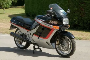 Powerful Prints: 1989 Kawasaki ZX10E