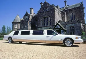 Lincoln Prints: 1998 Lincoln Stretch Limousine outside Palace House
