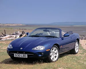 Front Three Quarters Prints: 1999 Jaguar XK8