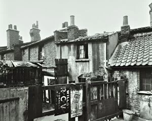 Backyard Gallery: 20 Birchfield Street, Poplar, London, 1927