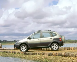 People Carrier Prints: 2001 Renault Scenic