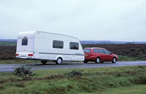 Caravan Prints: 2002 Citroen C5 towing a caravan