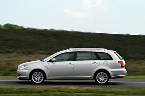 Toyota Prints: 2004 Toyota Avensis Estate