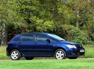 Toyota Prints: 2004 Toyota Corolla
