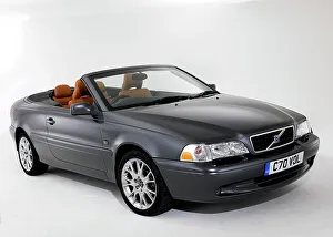Red Leather Prints: 2004 Volvo C70