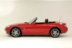2 Seater Prints: 2005 Mazda MX5