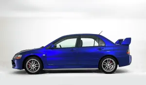 Mitsubishi Prints: 2005 Mitsubishi Evo 9 FQ340